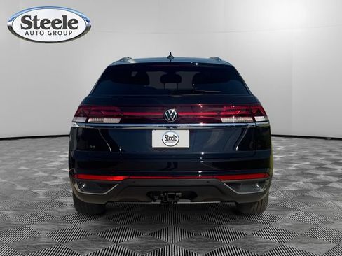 New 2026 Volkswagen Atlas Cross Sport SE FWD image 3