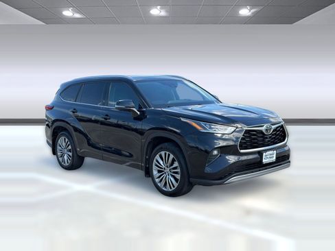 Used 2022 Toyota Highlander Platinum image 7