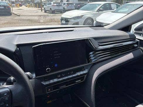 Used 2025 Toyota Camry LE FWD image 17