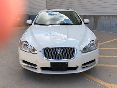 Used 2010 Jaguar XF Premium RWD image 8