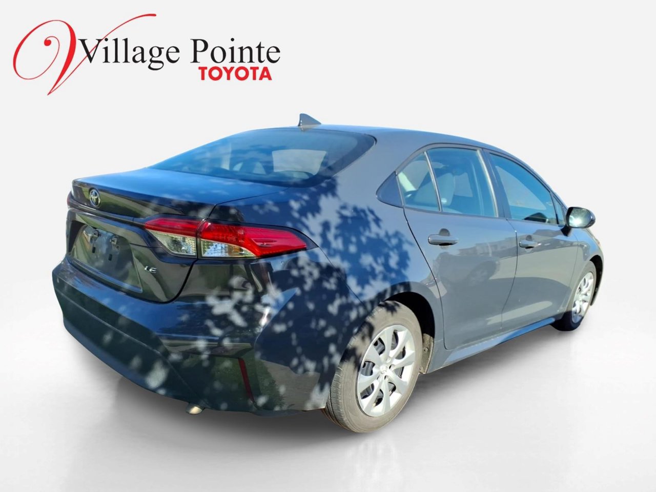 Used 2024 Toyota Corolla LE FWD image 4