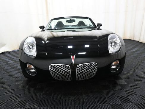Used 2008 Pontiac Solstice Convertible w/ Preferred Package RWD image 2
