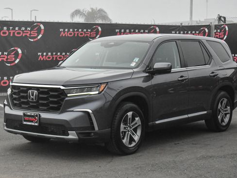 Used 2024 Honda Pilot EX-L image 3