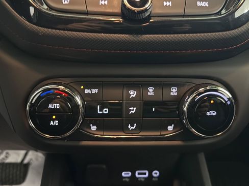 Used 2023 Chevrolet TrailBlazer RS w/ Convenience Package AWD/4WD image 20