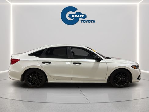 Used 2022 Honda Civic Sport image 6