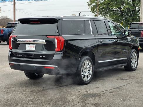 Used 2021 GMC Yukon XL SLT w/ SLT Premium Package image 4