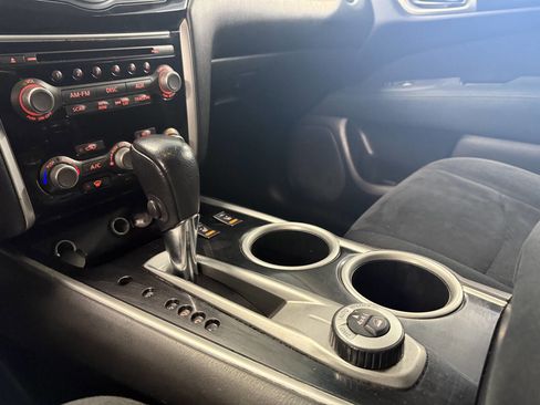 Used 2015 Nissan Pathfinder SL image 18