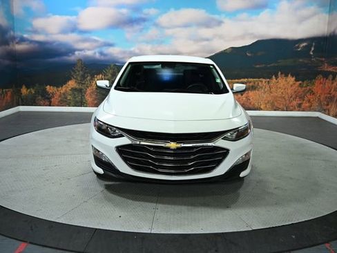 Used 2024 Chevrolet Malibu LT image 3