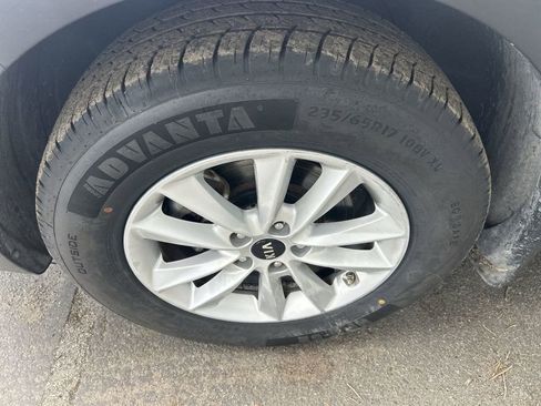 Used 2019 Kia Sorento L image 10