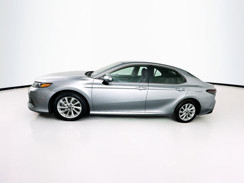 Used 2024 Toyota Camry LE image 4