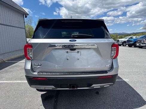 Certified 2020 Ford Explorer XLT w/ Equipment Group 202A AWD/4WD image 4