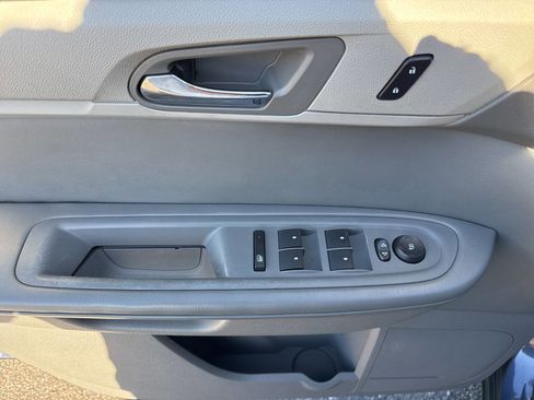 Used 2013 Chevrolet Traverse LS image 31