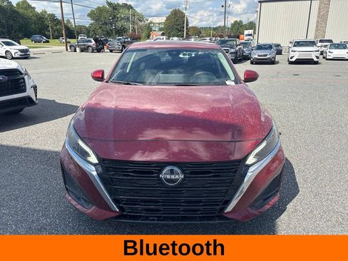 Used 2023 Nissan Altima 2.5 SV w/ SV Premium Package AWD/4WD image 12