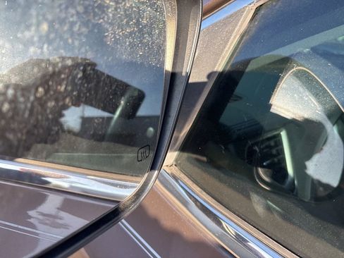 Used 2017 Toyota Highlander LE image 24