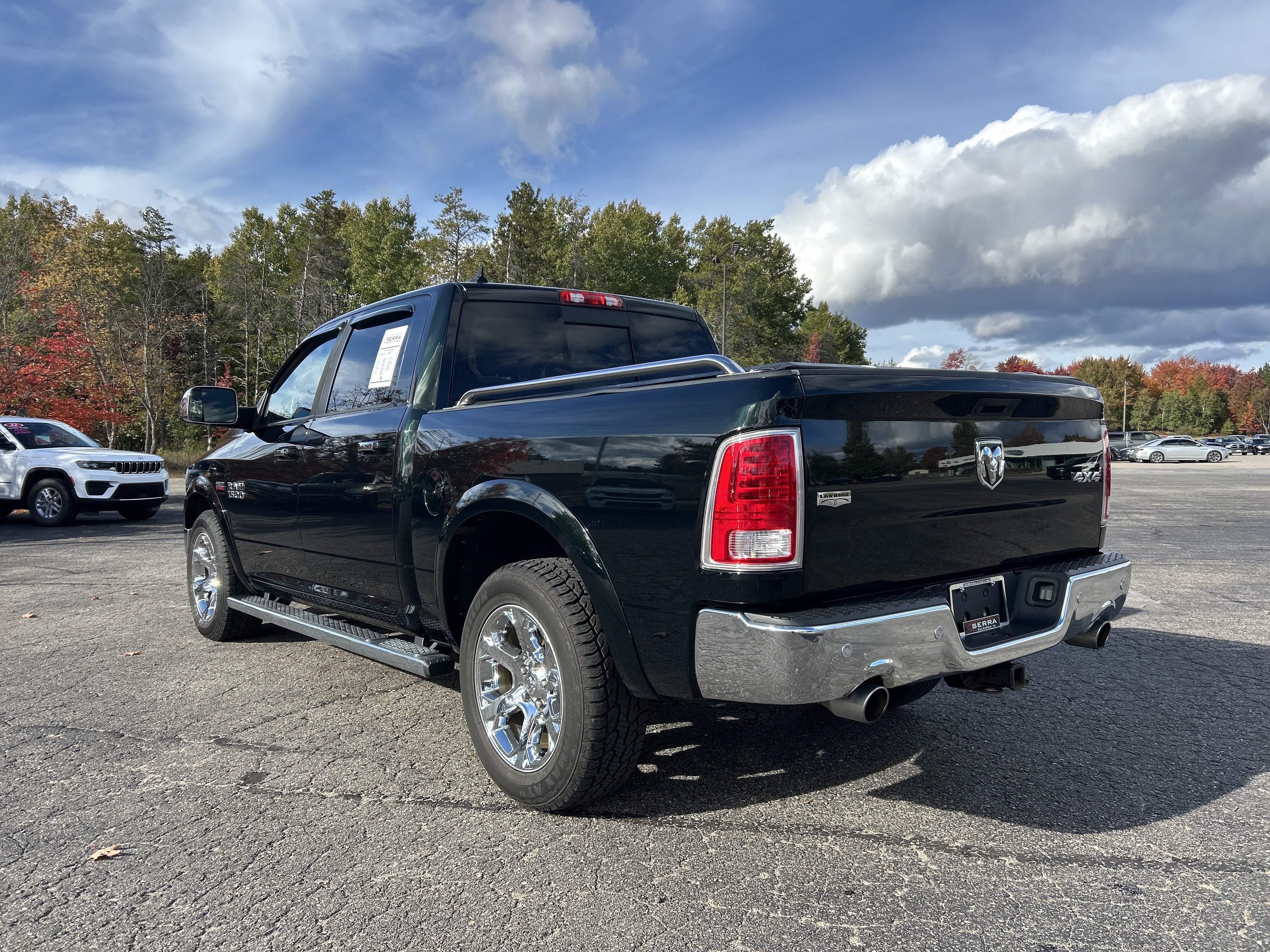 Used 2015 RAM 1500 Laramie w/ Convenience Group AWD/4WD image 5