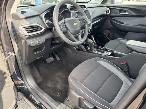 Used 2023 Chevrolet TrailBlazer LS image 9