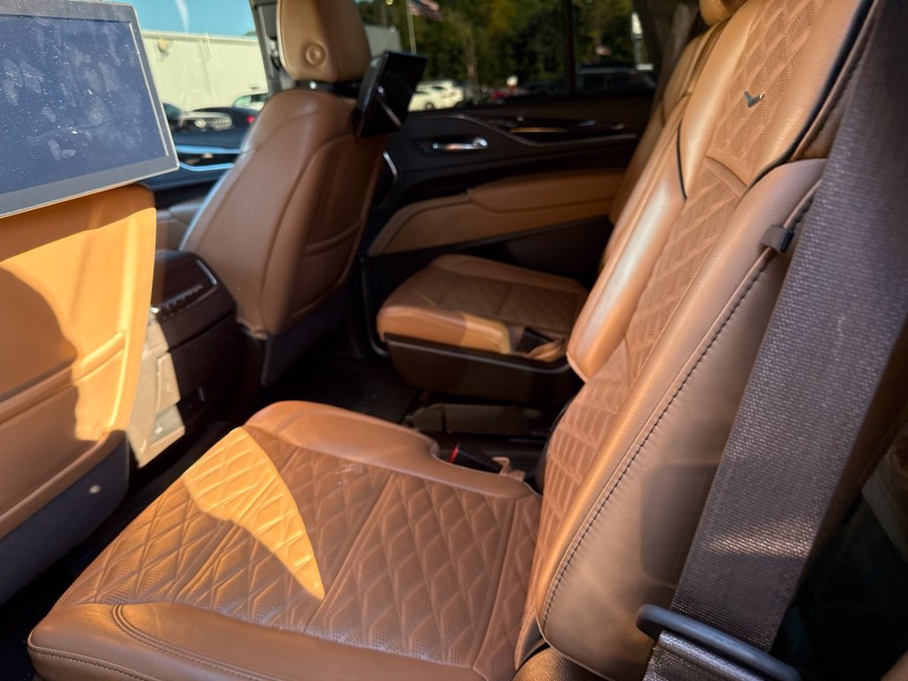 Used 2022 Cadillac Escalade Sport w/ LPO, ONYX Package RWD image 6