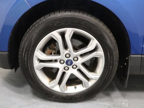 Used 2018 Ford Edge Titanium w/ Equipment Group 301A AWD/4WD image 22