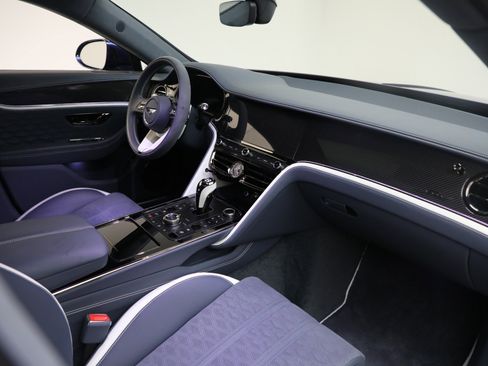Certified 2025 Bentley Flying Spur Plug-In Hybrid image 22