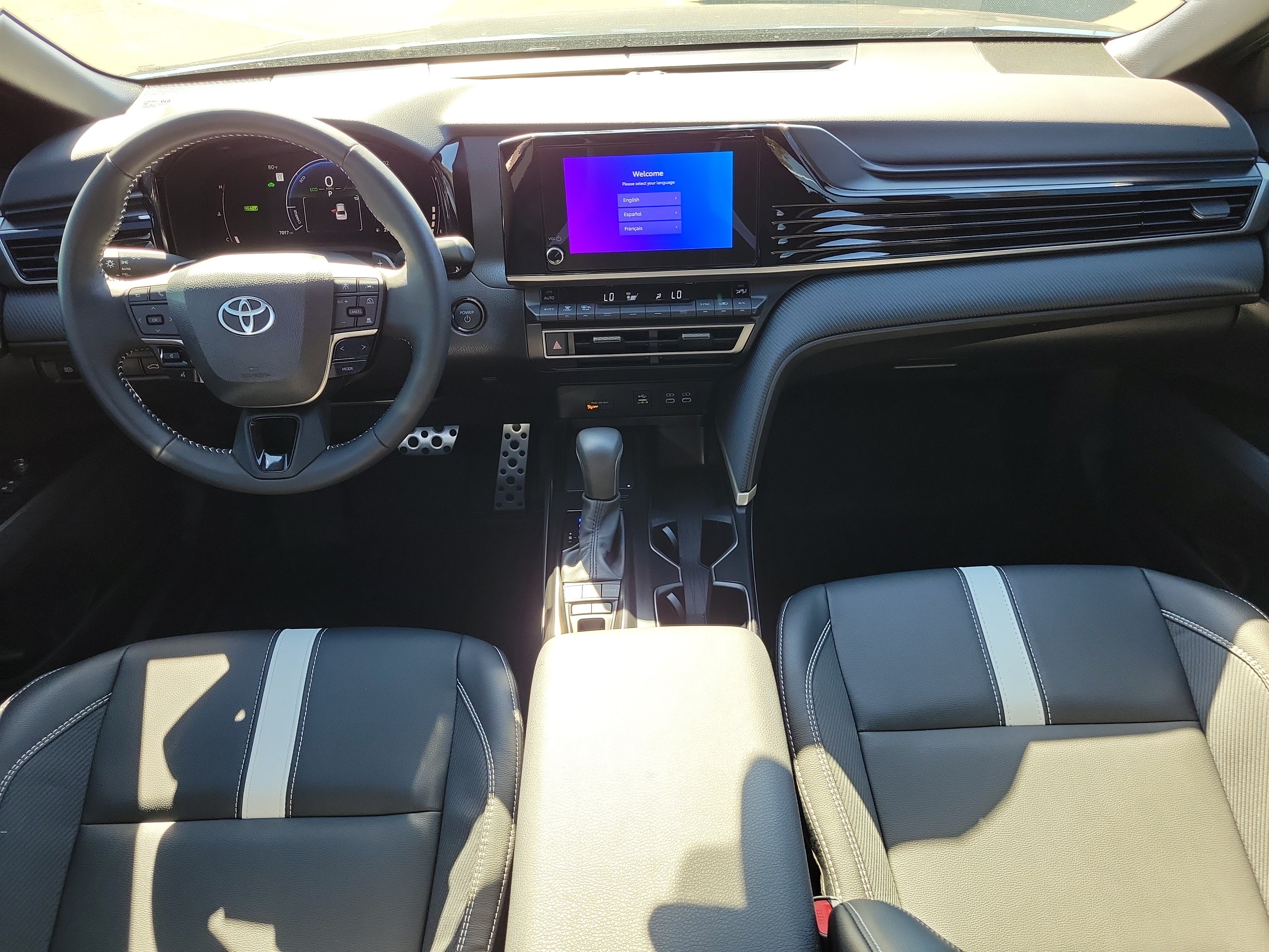 Used 2026 Toyota Camry SE FWD image 8