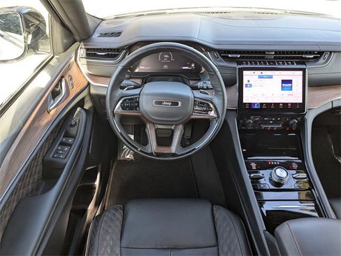 Certified 2025 Jeep Grand Cherokee Summit image 15