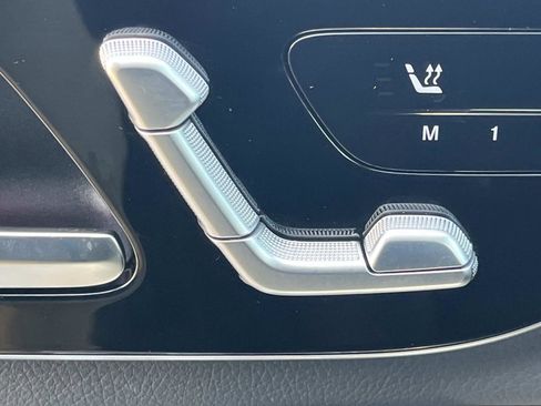 Used 2025 Mercedes-Benz GLC 300 image 20