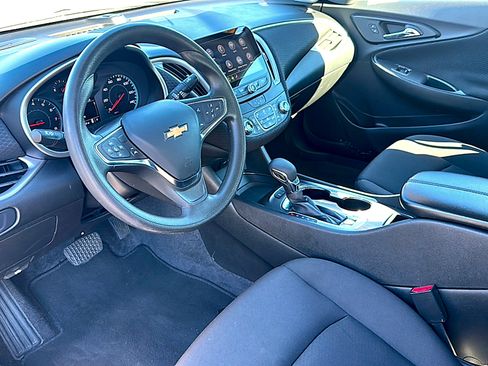 Used 2024 Chevrolet Malibu LT image 12