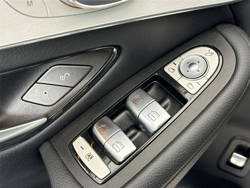 Used 2021 Mercedes-Benz GLC 300 image 28