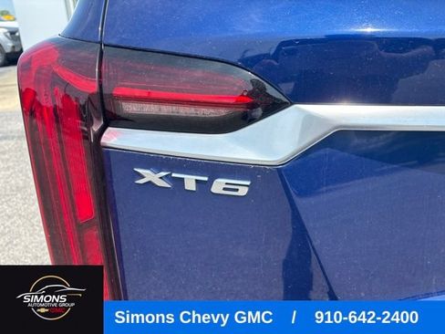 Used 2023 Cadillac XT6 Premium Luxury w/ Technology Package FWD image 5