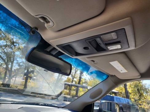 Used 2016 RAM 3500 Tradesman w/ Chrome Appearance Group image 23