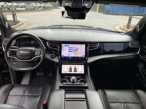 Used 2022 Jeep Grand Wagoneer Series II image 32