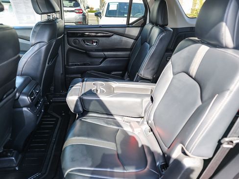 Certified 2025 Honda Pilot EX-L image 10