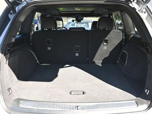 Used 2024 Jeep Grand Cherokee Overland w/ Luxury Tech Group IV AWD/4WD image 23