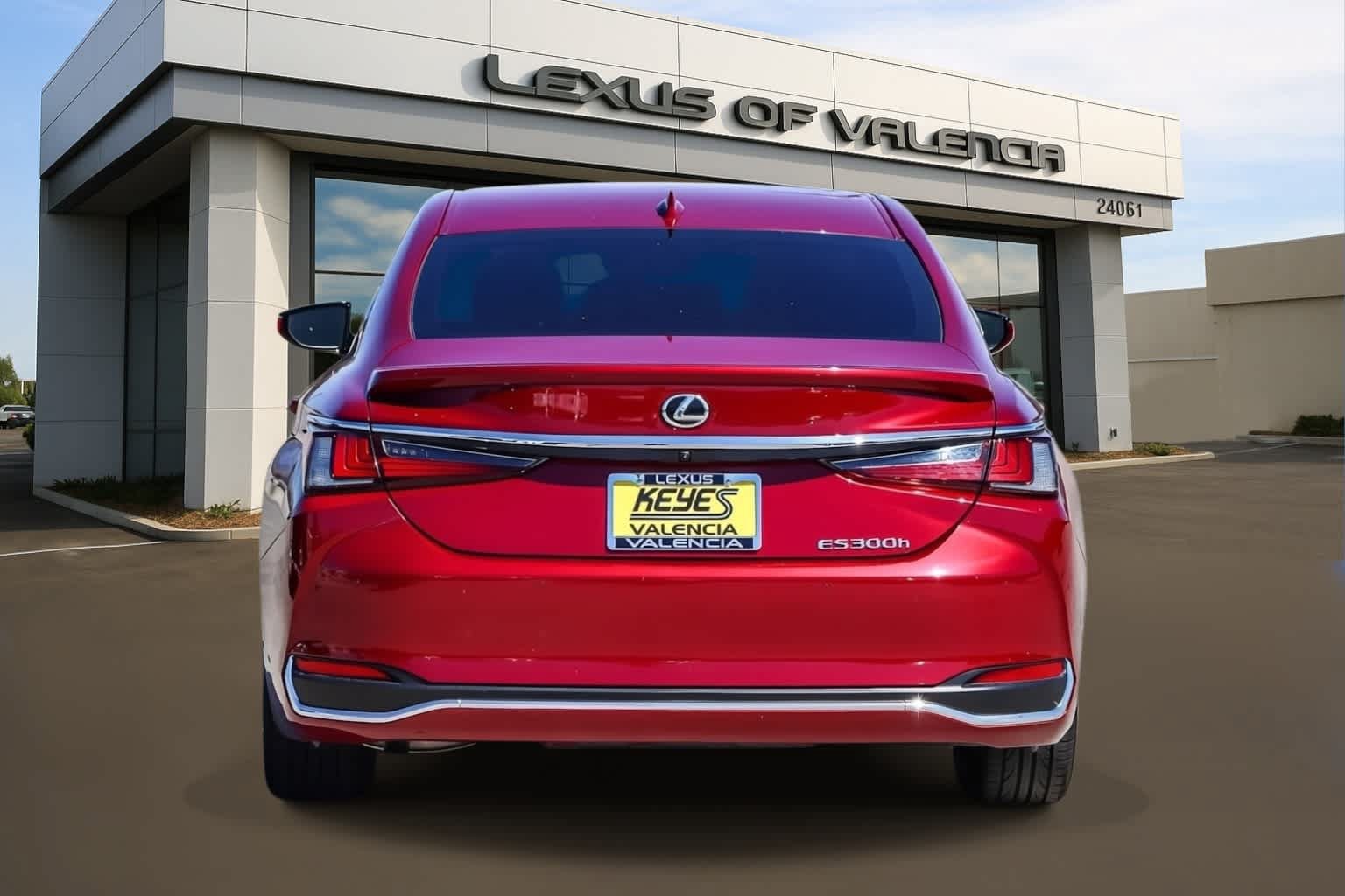 Used 2025 Lexus ES 300h w/ Premium Package FWD image 3
