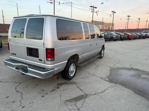 Used 2005 Ford E-350 and Econoline 350 XL image 5