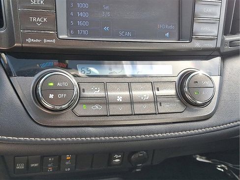 Used 2013 Toyota RAV4 Limited image 17