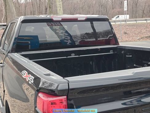 Used 2022 Chevrolet Silverado 1500 LT AWD/4WD image 11