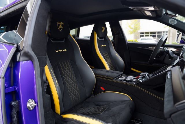 Used 2024 Lamborghini Urus Performante AWD/4WD image 22