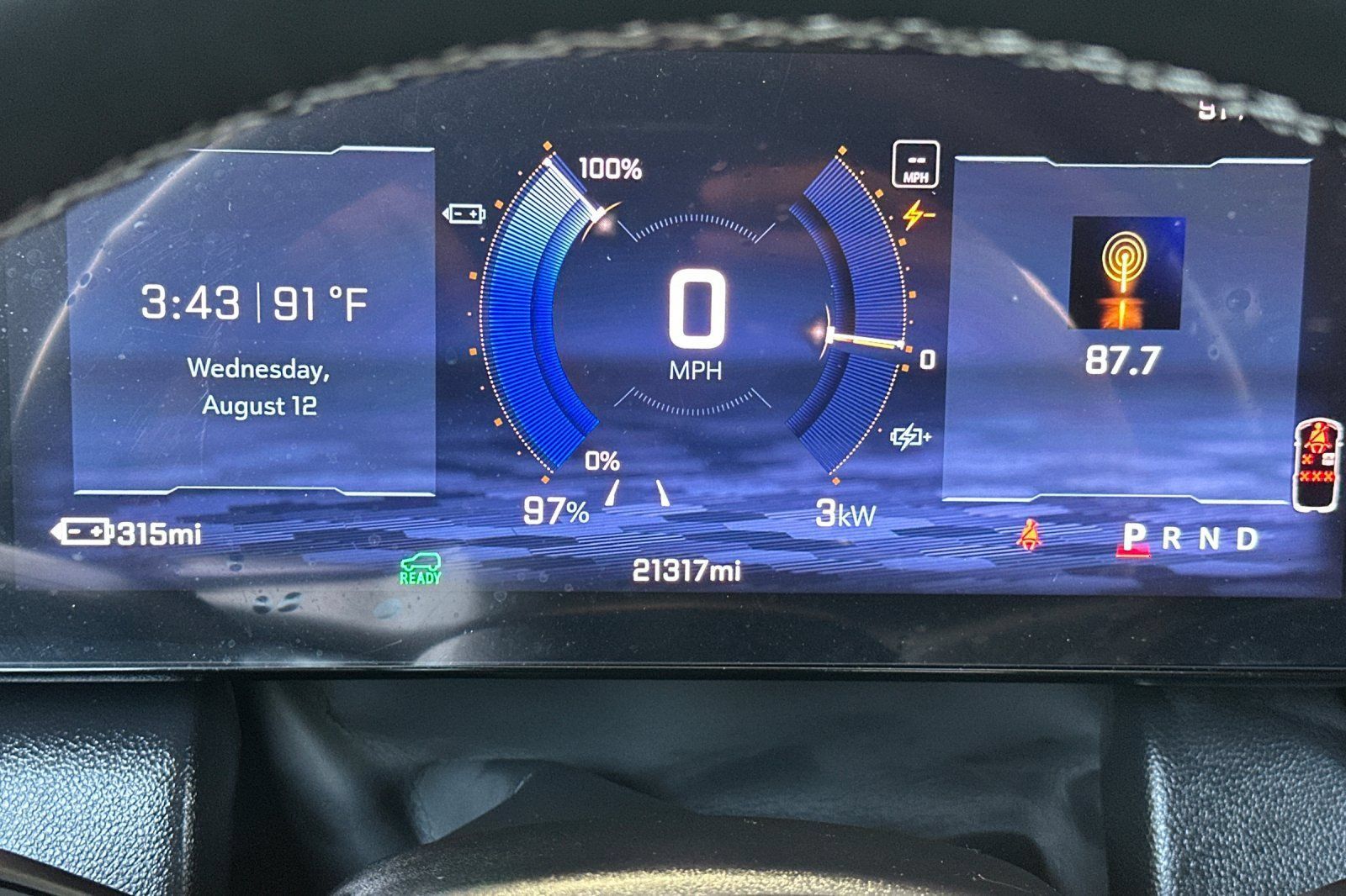 Used 2024 Chevrolet Equinox EV LT FWD image 23