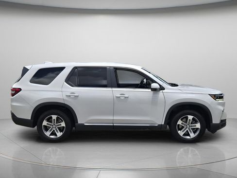 Certified 2025 Honda Pilot EX-L image 3