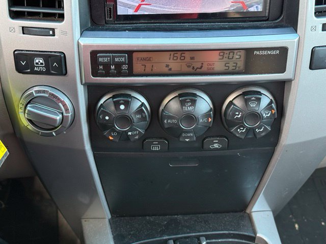 Used 2004 Toyota 4Runner SR5 AWD/4WD image 21
