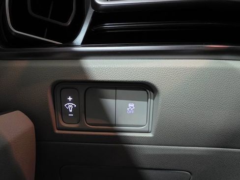 Used 2025 Kia Sorento S image 18