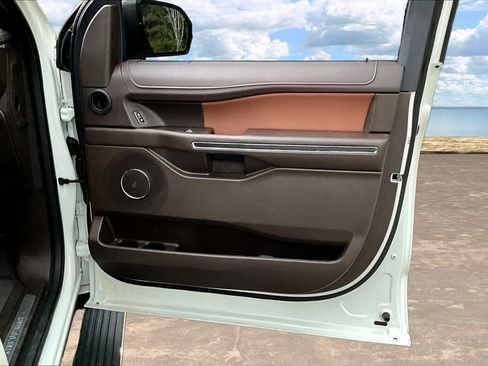 Used 2023 Ford Expedition King Ranch AWD/4WD image 31