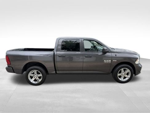 Used 2018 RAM 1500 Express w/ Express Value Package AWD/4WD image 4