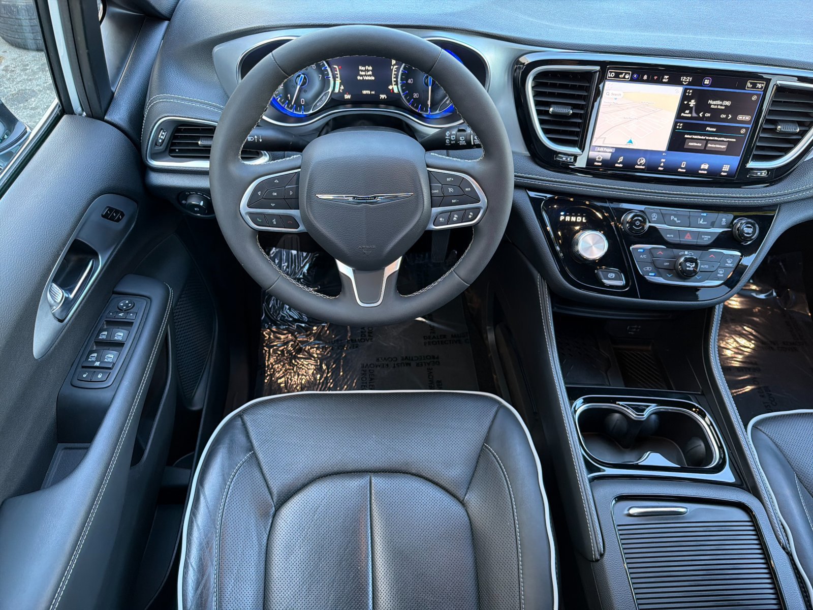 Used 2026 Chrysler Pacifica Limited FWD image 16