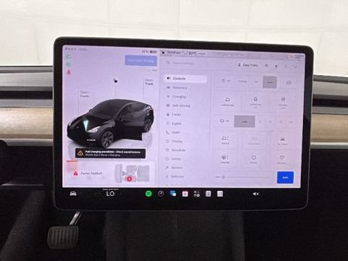 Used 2024 Tesla Model Y Long Range AWD/4WD image 22
