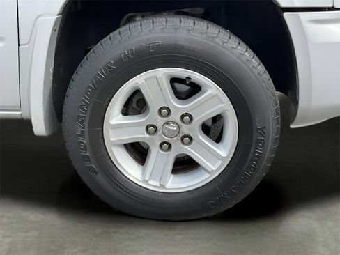 Used 2011 Dodge Dakota Big Horn image 17