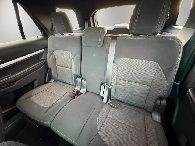 Used 2017 Ford Explorer XLT w/ Equipment Group 201A FWD image 14