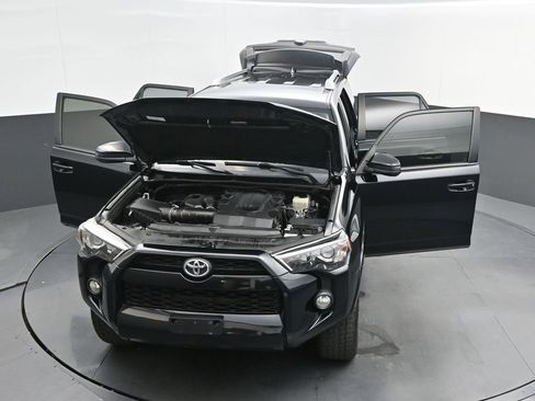 Used 2017 Toyota 4Runner SR5 AWD/4WD image 45