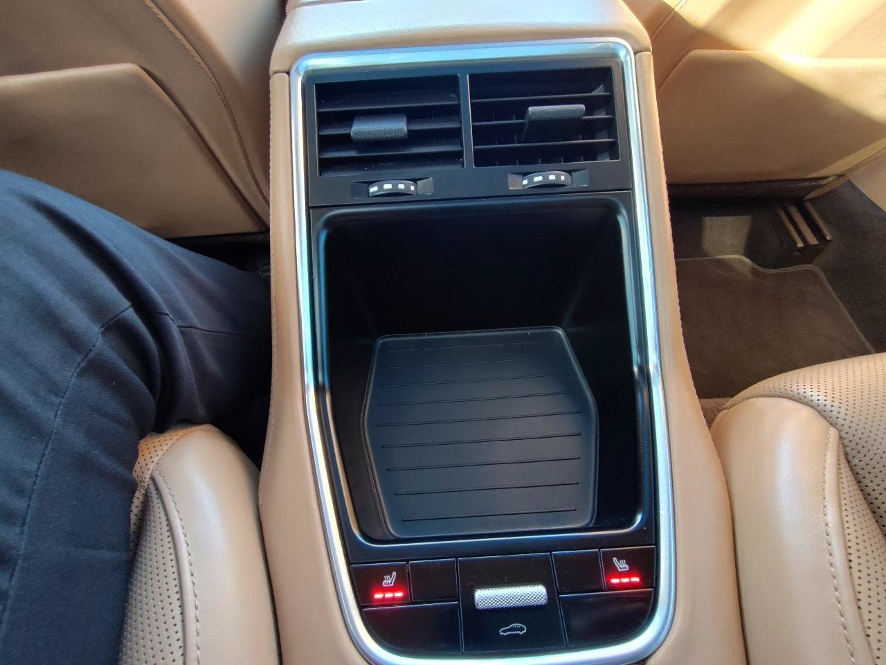 Used 2018 Porsche Panamera RWD image 43